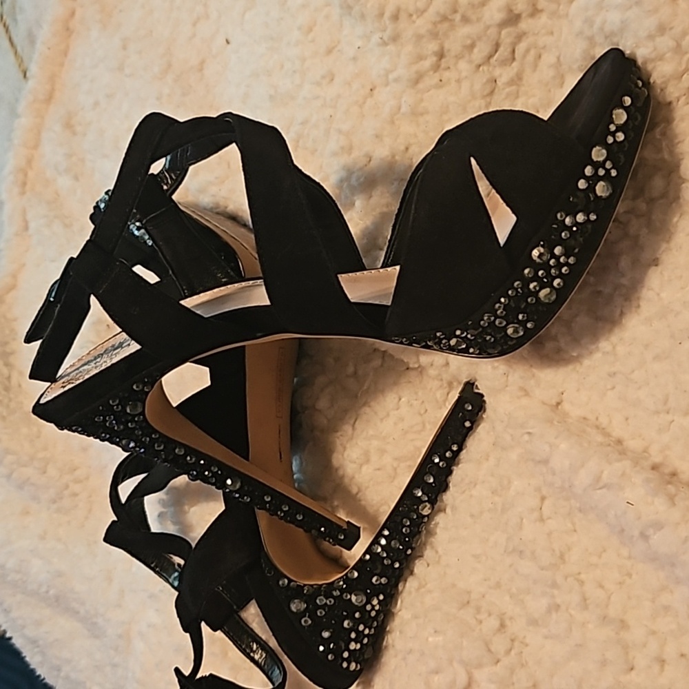 Shoes - Picture 3 of 4